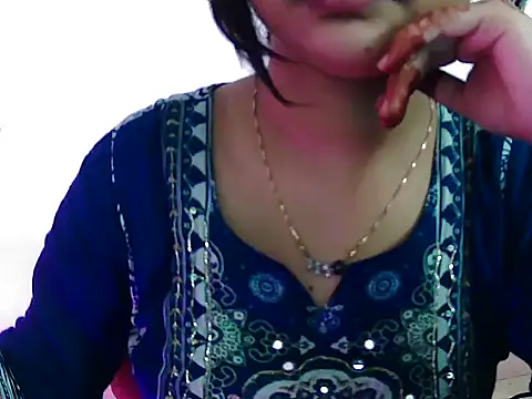 AnshikaBloom98 online show from March 14, 6:20 pm