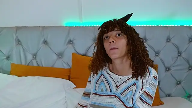 LioraVelvetC online show from February 10, 5:16 pm