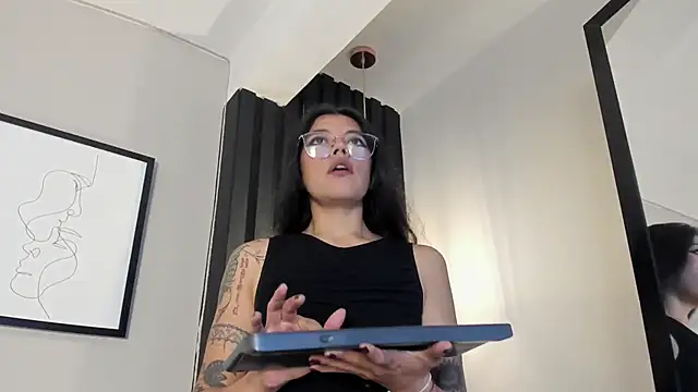 Lanadelrey 1 online show from April 9, 11:04 am