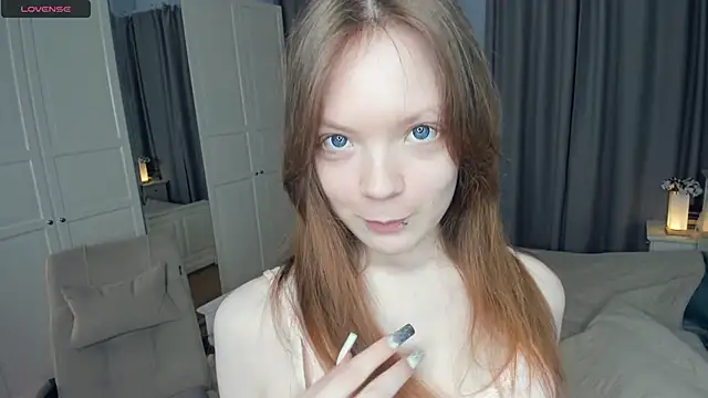 LavenderMitten online show from April 17, 6:15 am