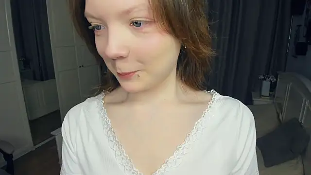 LavenderMitten online show from April 3, 6:00 am