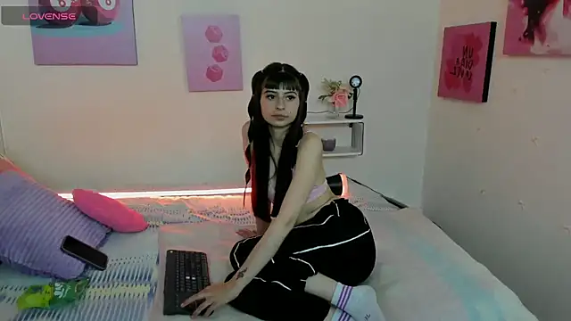 AnnyCotton online show from April 13, 7:58 pm