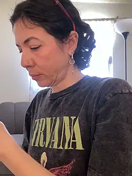 JeanneDuval8888 online show from April 4, 9:02 pm