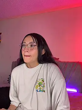  Mia kiss  online show from March 28, 4:45 am