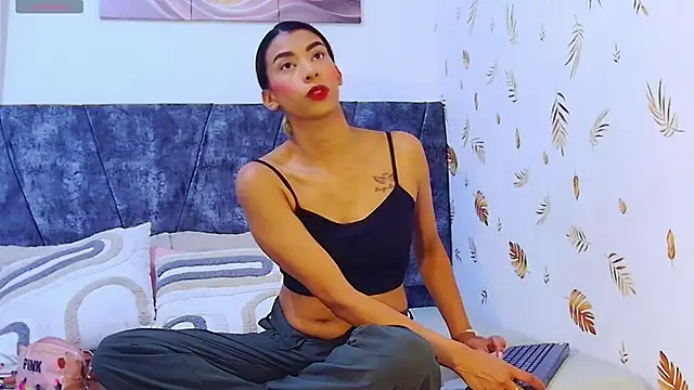 MelanyStone  online show from April 9, 11:37 am