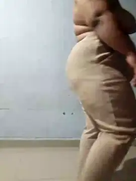 bigassnirali0049 online show from March 2, 5:41 pm