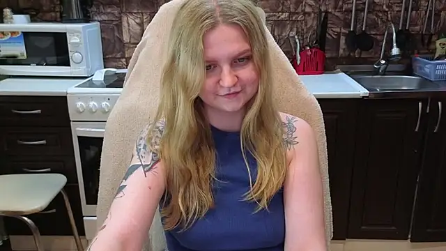 AnitaXVine online show from June 17, 8:21 pm
