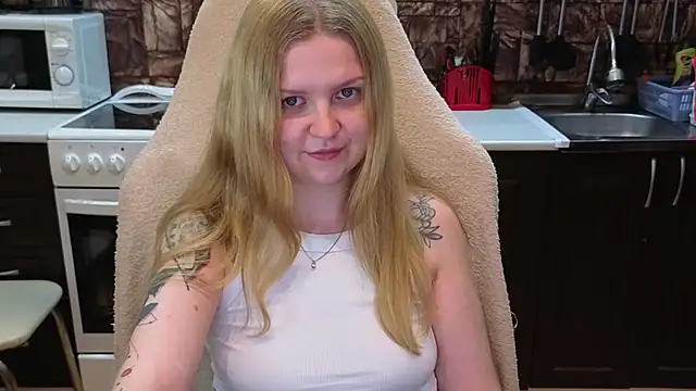 AnitaXVine online show from June 30, 9:25 pm