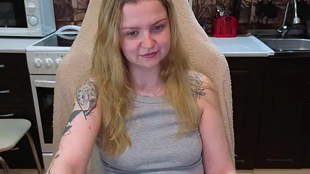 AnitaXVine online show from June 29, 9:03 pm