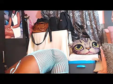 alanalaurent15 online show from April 14, 11:10 am