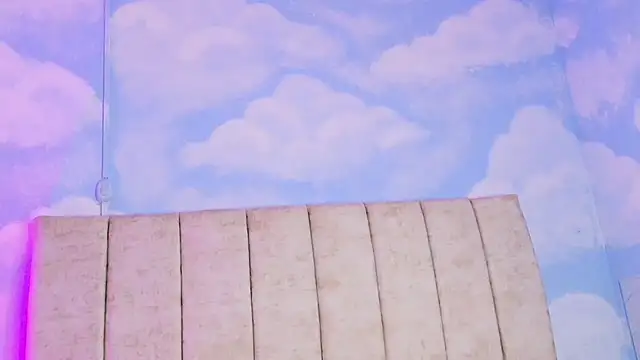 Aliclark online show from March 31, 7:03 pm