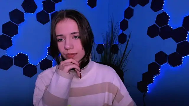 cleo cool online show from February 24, 10:03 am