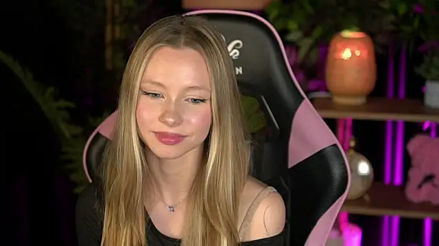 SweetDaisy me online show from February 14, 9:44 am