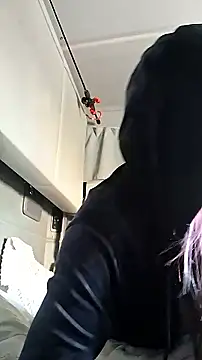 issyamazin online show from February 13, 3:57 pm