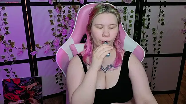 kitsune little online show from April 15, 1:33 pm