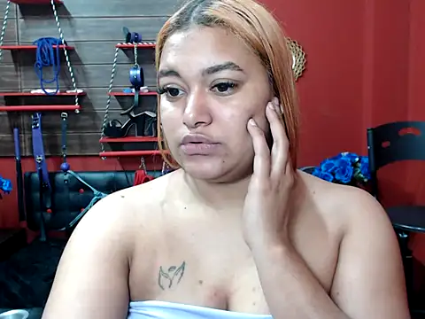 Alicefetishxxx online show from April 15, 1:11 pm