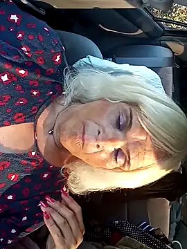 dustbunny64 online show from July 29, 2:11 am