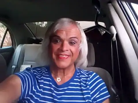 dustbunny64 online show from April 25, 2:36 am