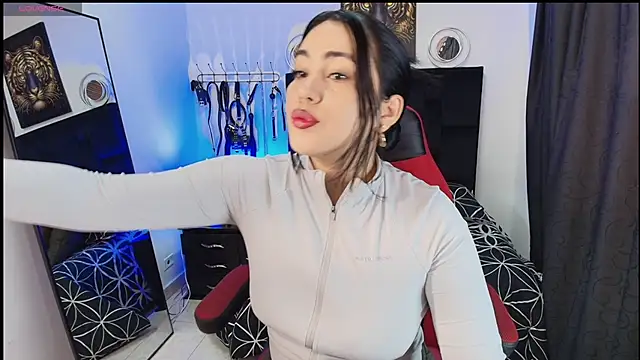 Liu wen  online show from April 13, 12:28 pm