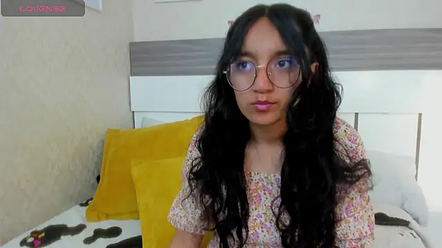 Emilyblussh online show from February 23, 6:18 pm