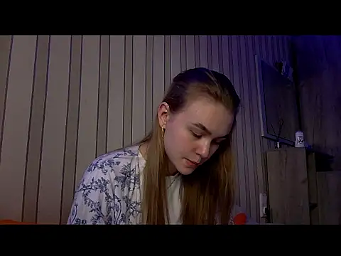 melissashineee online show from February 17, 10:47 am