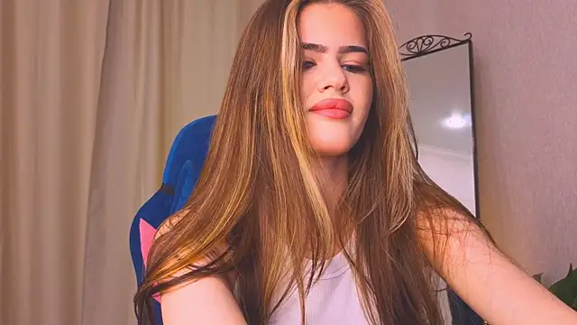 404CUTIE  online show from June 21, 6:39 am