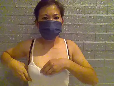 strong-girl93 online show from February 27, 3:34 pm