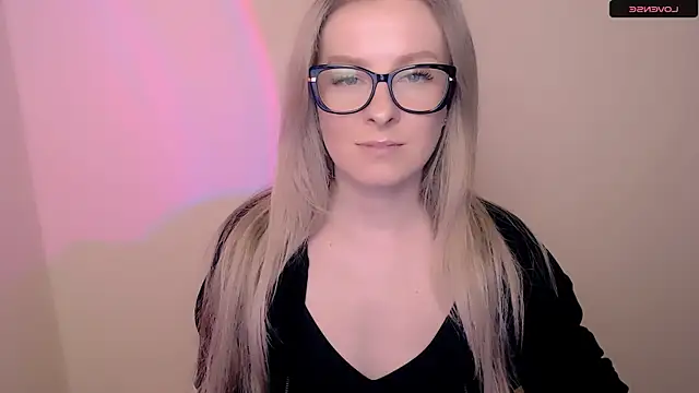 AnnePeach online show from April 15, 3:34 pm