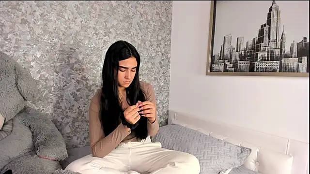 Anika H online show from April 7, 12:18 pm