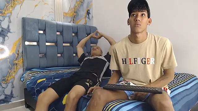 GREEN BOYS online show from April 2, 7:22 pm