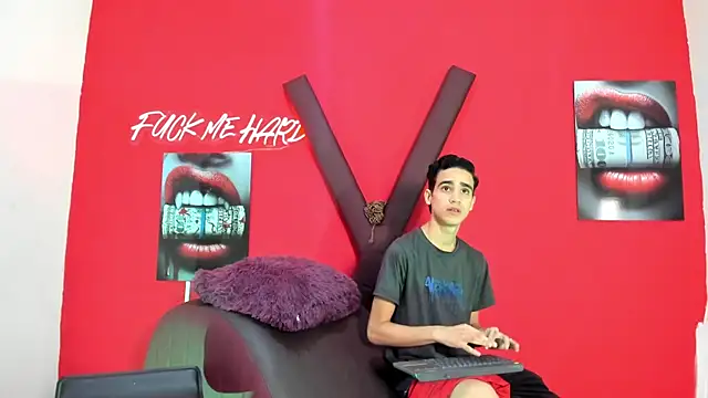 GREEN BOYS online show from February 24, 7:29 am