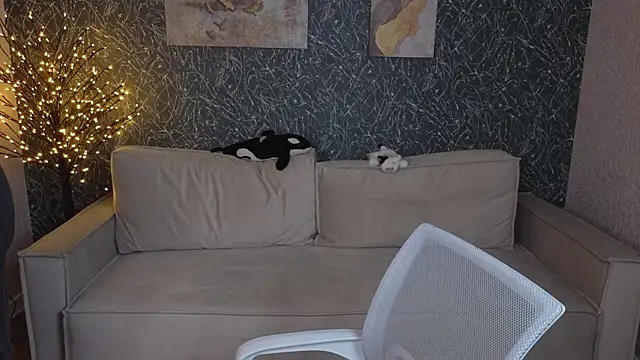 luna c0ra online show from March 11, 9:35 am