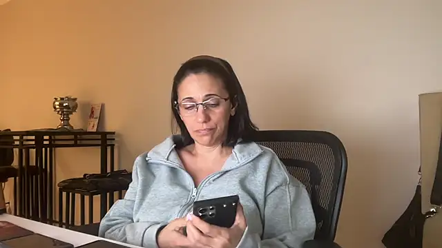 latinamom54 online show from March 2, 6:47 pm