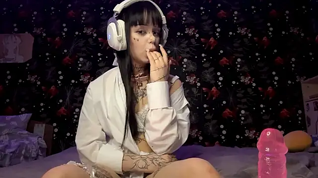 Luna Sohotti online show from March 15, 5:15 pm