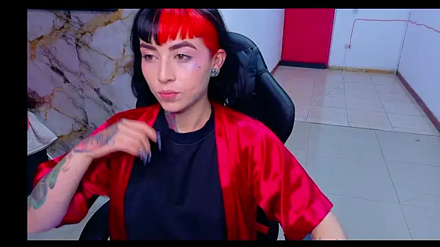 nova kitttyy online show from February 20, 6:26 am