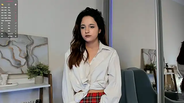 GrayceVavra online show from April 9, 4:01 pm