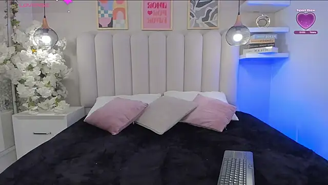 Mia Bailey  online show from April 9, 3:20 am