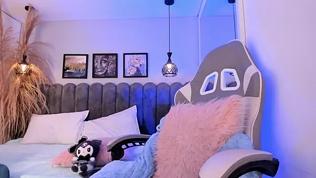 Bella  Peach online show from April 17, 3:19 am