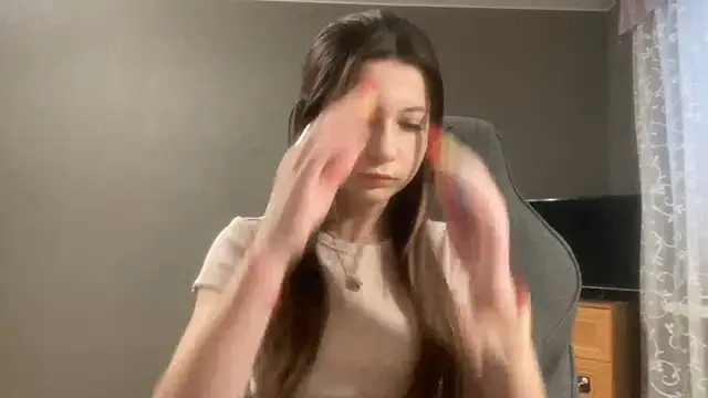 LunnaBliss online show from February 19, 3:00 pm