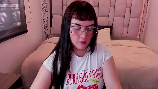 Sofi Blake   online show from May 8, 12:52 pm