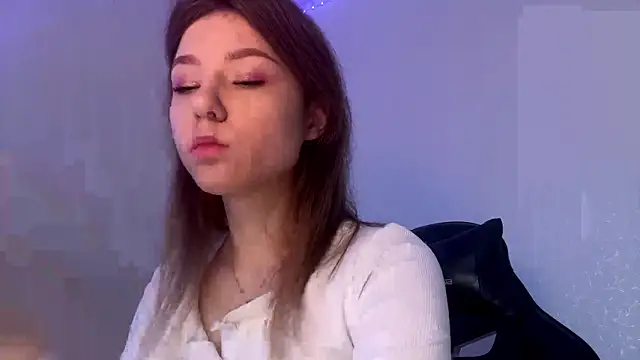 aera elese online show from March 2, 8:32 am