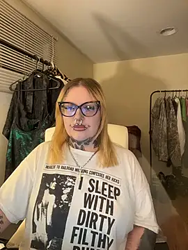 grindhouseho online show from March 5, 4:41 am