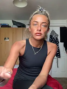 ScarlettGold  online show from April 7, 3:36 pm