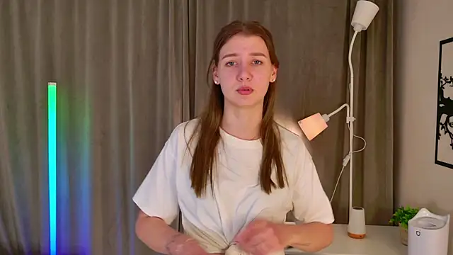 PinkClou9 online show from April 8, 10:12 pm