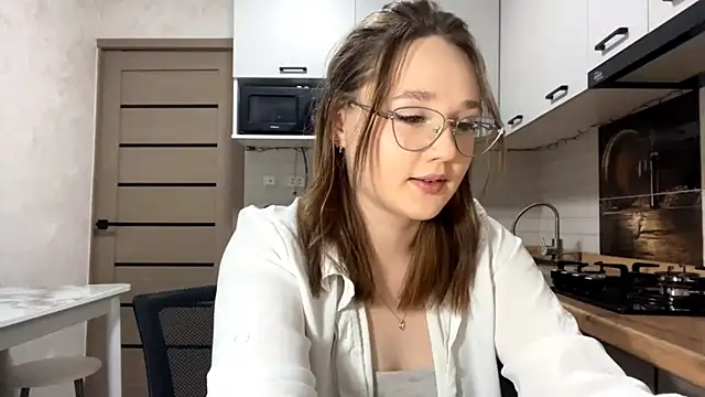 AinaSmith online show from March 2, 10:22 am