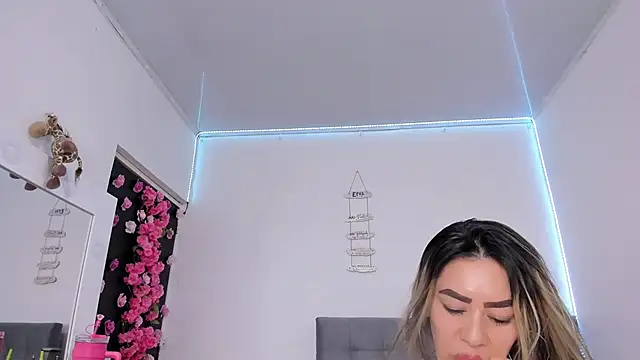 Ariana-Cobos online show from March 19, 9:52 pm