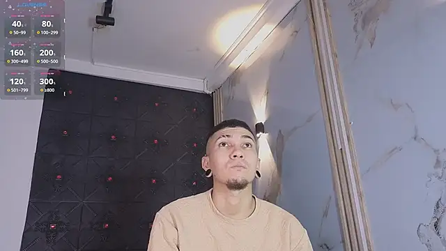 Logan and Reachel online show from April 10, 7:20 pm