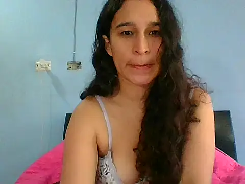 scarlettscottx  online show from April 24, 7:16 pm