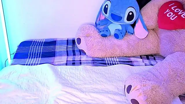 AriaKyle online show from April 15, 11:00 am