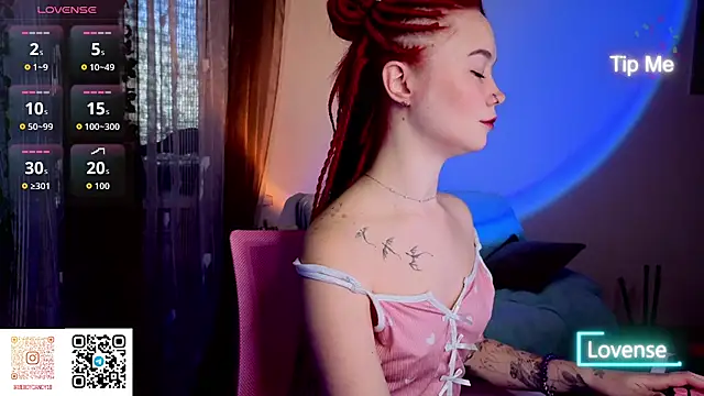 WendyCandy18 online show from April 14, 3:17 am